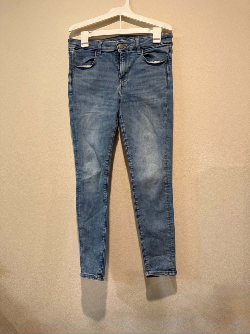 American Eagle Outfitters Medium Wash Skinny Jeans